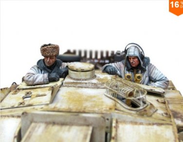 1:35 World War II German tank crews winter (2 figures)