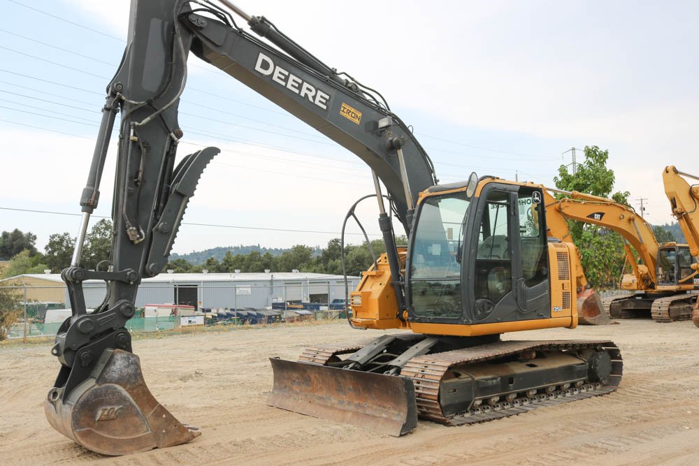 John Deere 135D Excavator Operation and Test Manual TM10742