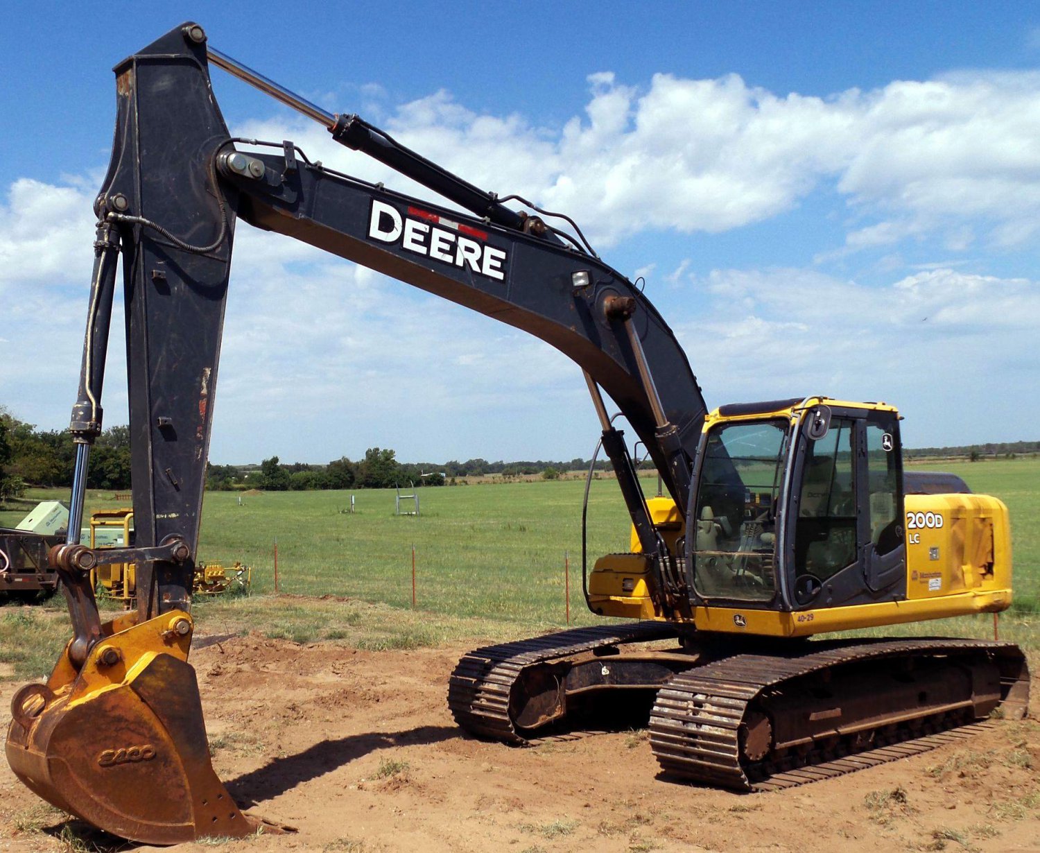 John Deere 200D and 200DLC Excavator Service Repair Technical Manual TM10079