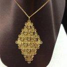 SARAH COV SIGNED VINTAGE GOLD TONE DIAMOND SHAPED NECKLACE