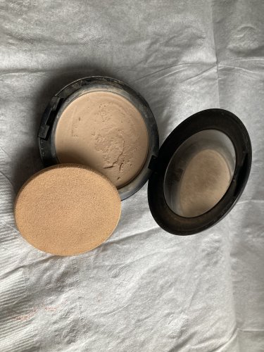 MAC Studio Fix Powder Foundation - NC 25 (see pic)