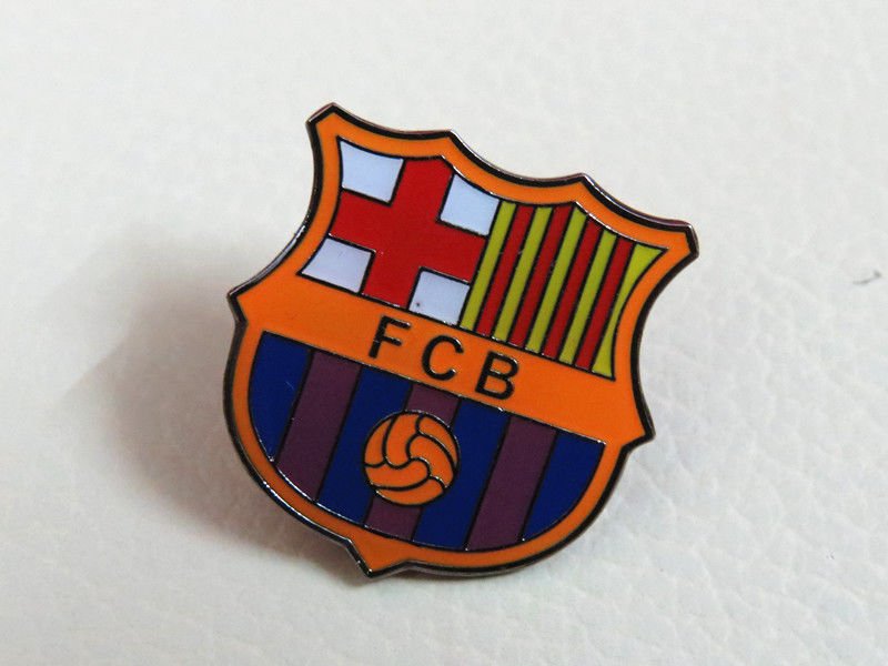 BARCELONA FOOTBALL PIN BROOCH BADGE SOUVENIR EMBLEM