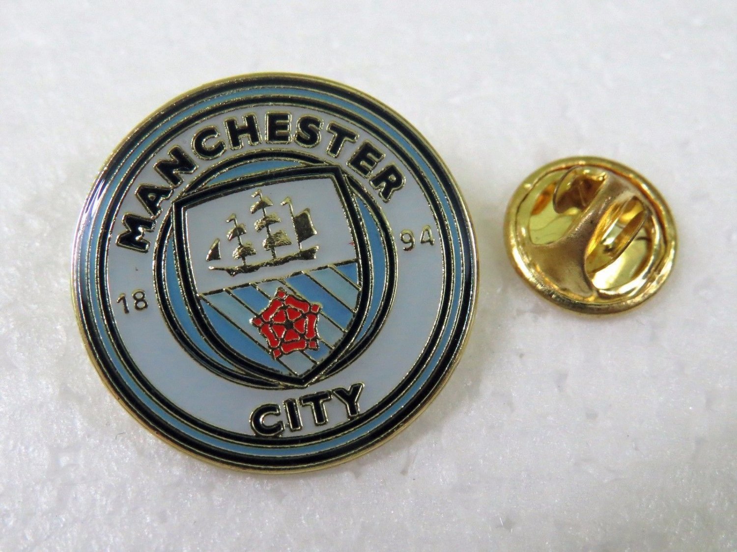 MANCHESTER CITY FOOTBALL PIN BROOCH BADGE SOUVENIR EMBLEM