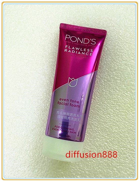 *NEW* POND'S flawless white Deep Lightening Cleansing Foam 100g