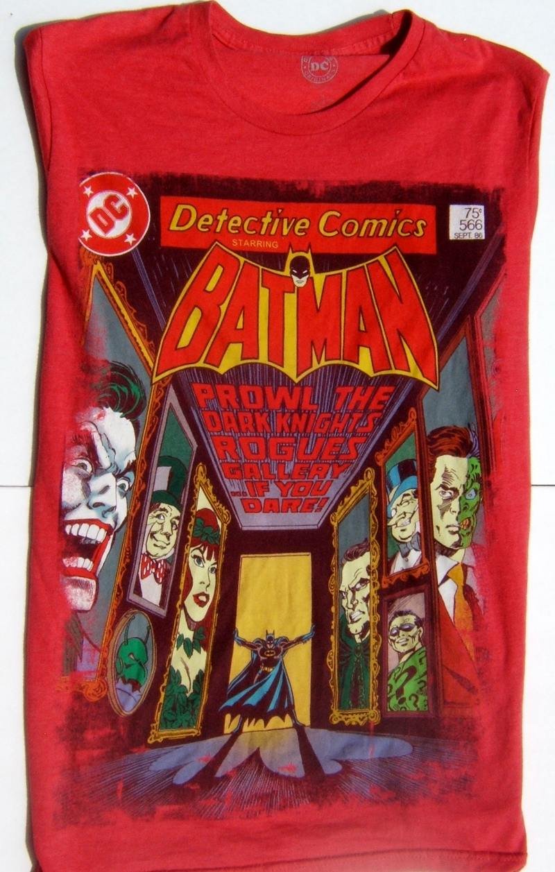 Vintage Pre-Owned DC Detective Comics Batman Rogues Gallery Red Faded T-Shirt M