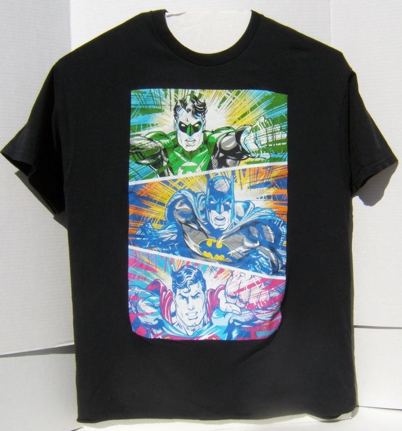 Pre-Owned DC Justice League Of America Short Sleeve XL T- Shirt GL Batman Supes