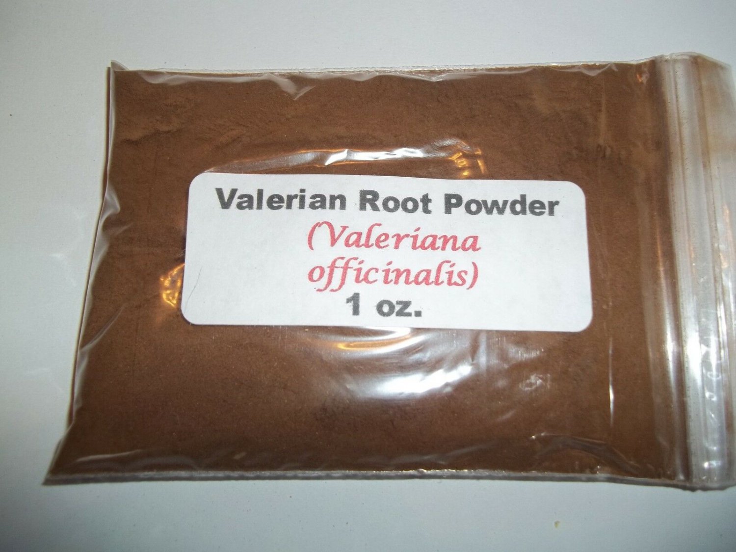 Valerian root powder (Valeriana officinalis)
