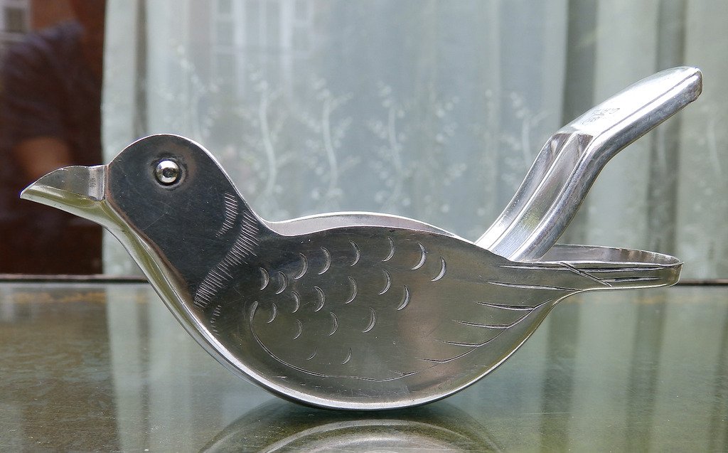 Art Deco Silver Plate : a novelty German Lemon Squeezer bird shaped - C.1930's