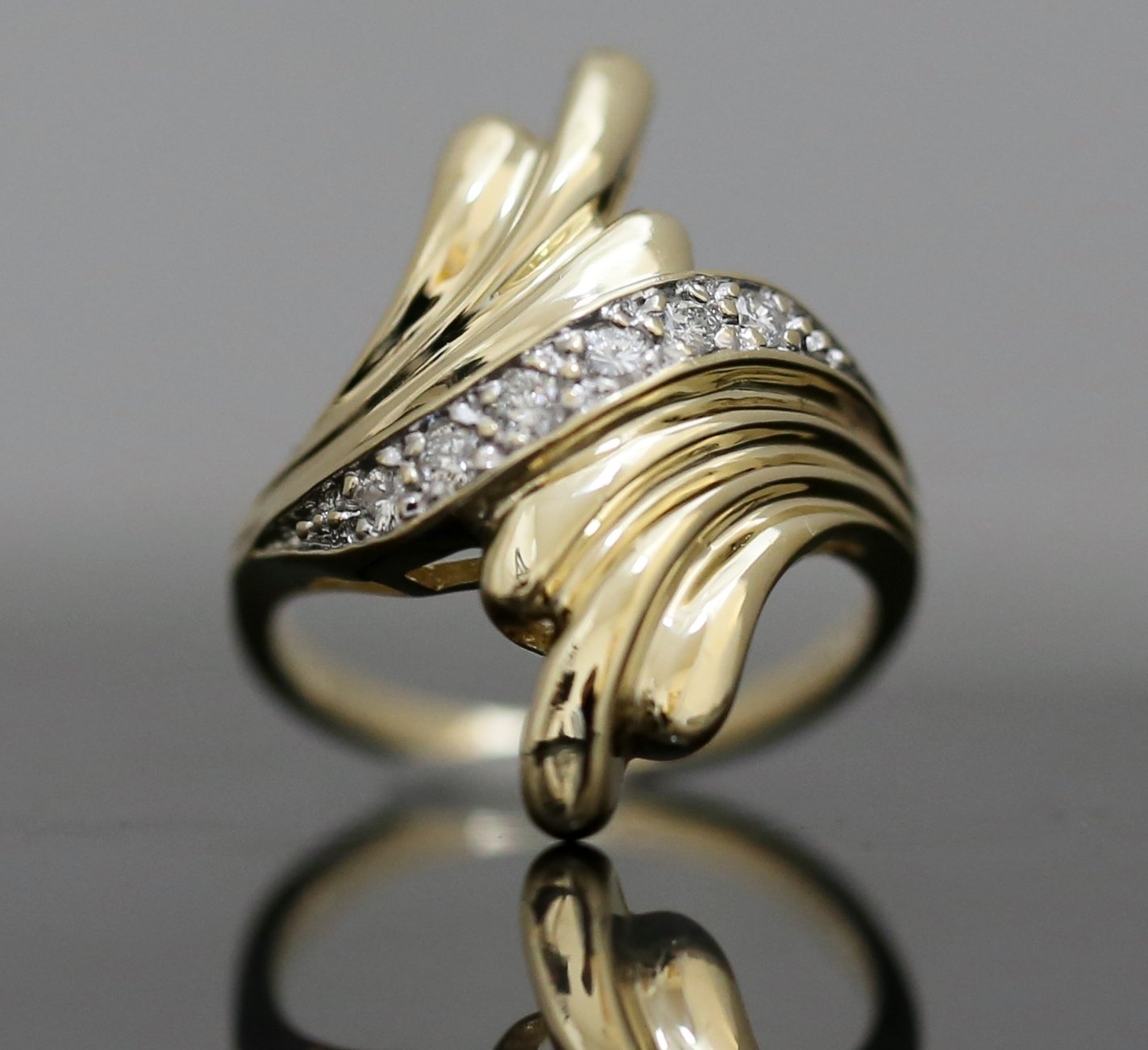 ESTATE 14K SOLID YELLOW GOLD & DIAMOND WIDE CLUSTER COCKTAIL RING ~ FREE S&H