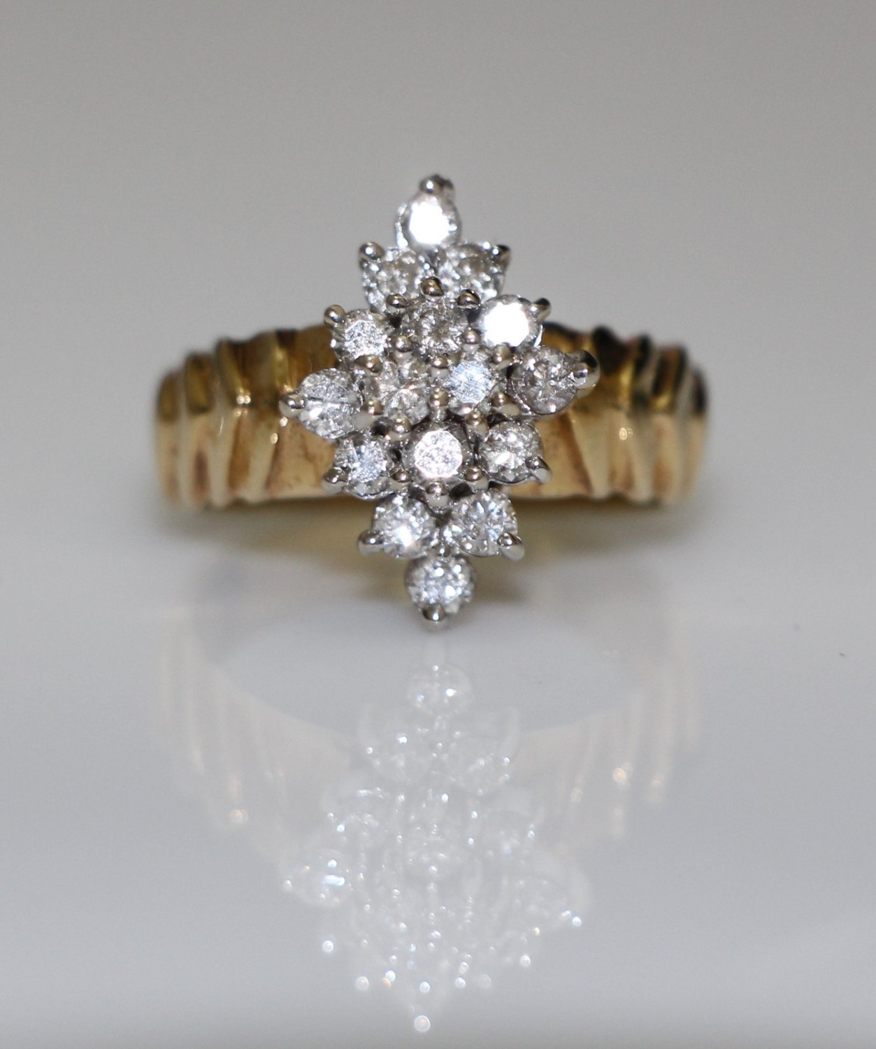 UNIQUE 14K SOLID YELLOW GOLD .85 CT ROUND DIAMOND CLUSTER COCKTAIL RING SIZE 7