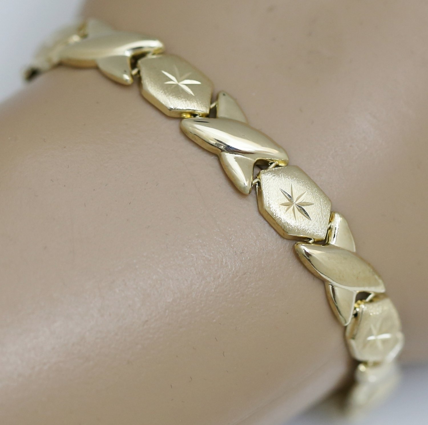 BEAUTIFUL 14K SOLID YELLOW GOLD X LINK TENNIS BRACELET - 8.5" LENGTH 7GRAMS