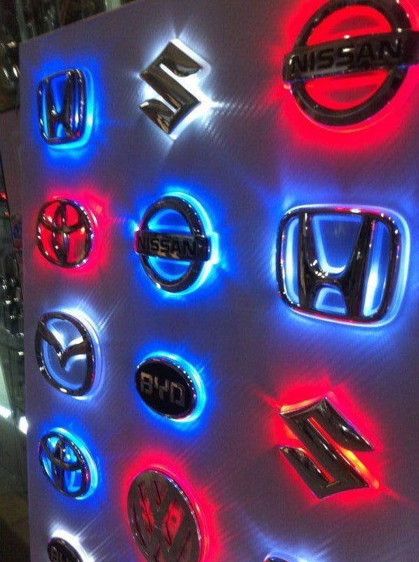 3 Colors Car Led Emblem Led Mark Light Car Led Logo For Toyota 15.0cm X