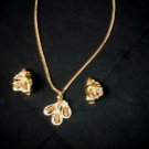 J-2    Retro Mid Century SET GOLD TONE PENDANT NECKLACE & CLIP EARRINGS