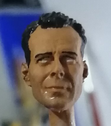 028  BRUCE WILLIS   DIE HARD
