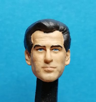 137  PIERCE BROSNAN  007