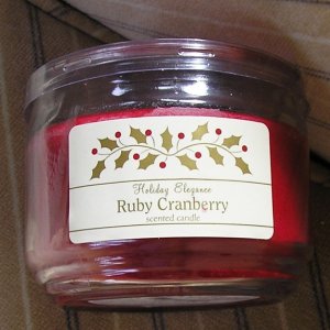 NEW Holiday Elegance Ruby Cranberry Scented Jar Candle 10 oz Candelite
