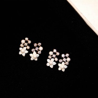 E001088 Earrings (Gold)