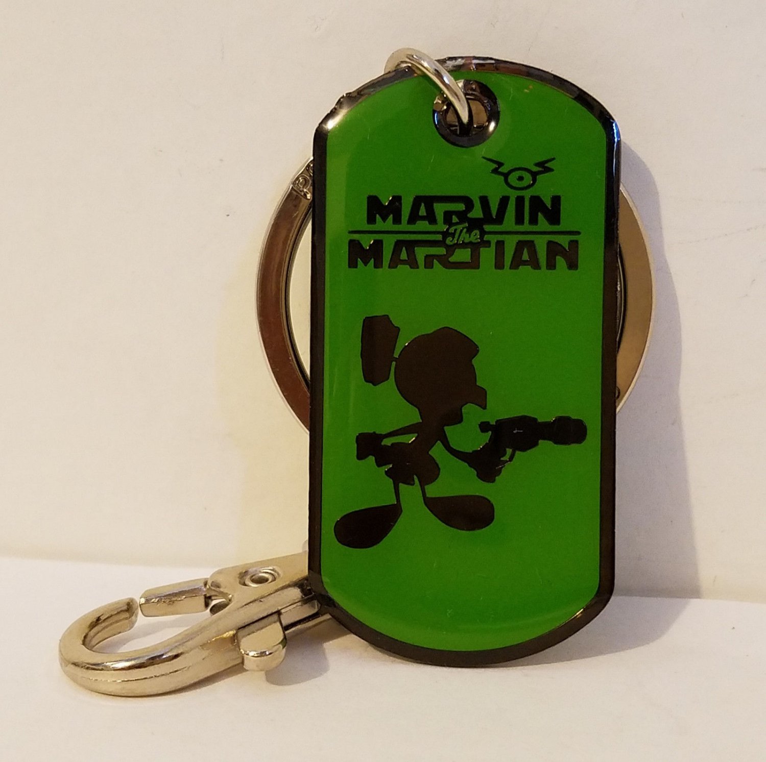 Six Flags Magic Mountain Looney Tunes Marvin the Martian Silhouette Keychain