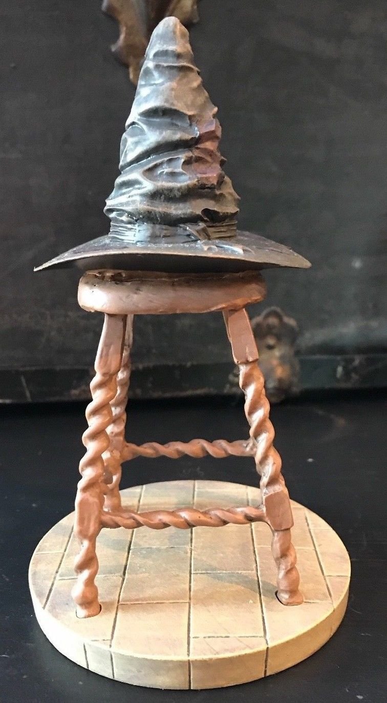 Universal Studios The Wizarding World Of Harry Potter Sorting Hat Resin