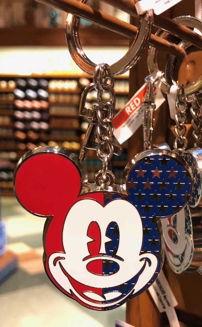 Disney Parks Mickey Mouse American Legend Metal Keychain New
