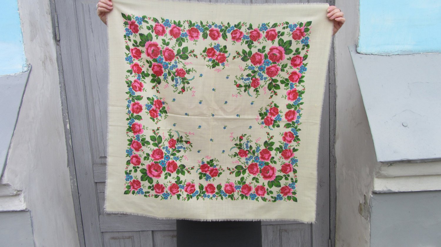 White wool head scarf, Vintage Wool White Shawl, Vintage Ukrainian Shawl, Russian Floral Scarf , Woo