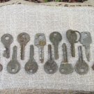 Wholesale Keys lot 14 pcs, vintage skeleton keys weding favor, large antique and vintage keys, Fourt