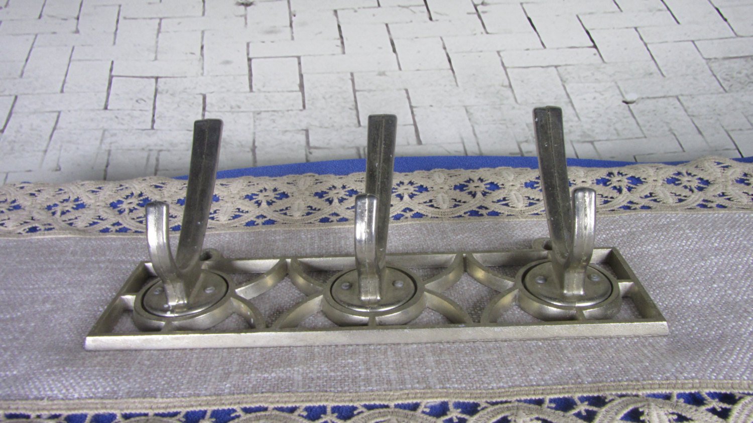 Three Double Hooks Hinge On Silver Metall Base, Wall Hallway Decor Wardrobe Hinge 6 In 1 Silver Colo