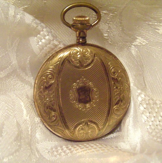 Hampden Watch Co. Pocket Watch Champion 1905 16 Size 7 Jewels Gold Gilt