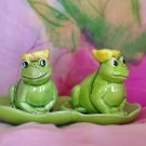 FROGS ON LILY PAD Salt & Pepper VINTAGE Japan SO CUTE!
