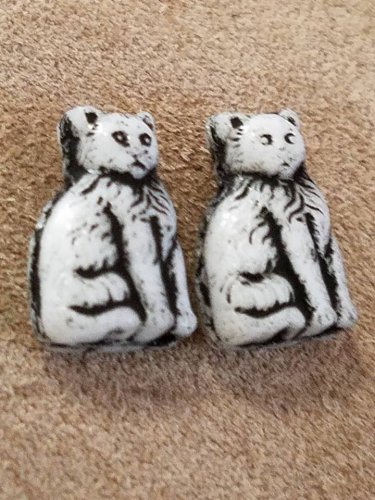 1920s-30s Czech Glass Cat beads 16mm pair