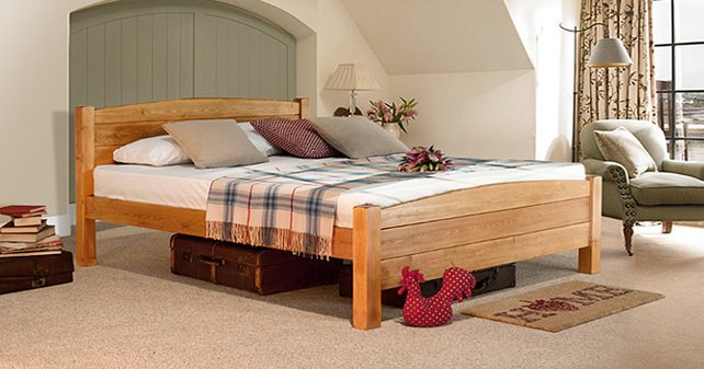 Traditional Country Bed - Emperor Size