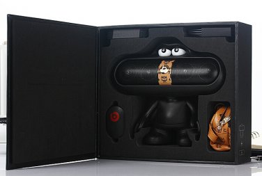 MCM Beats Pill + Character Backpack Special Edition