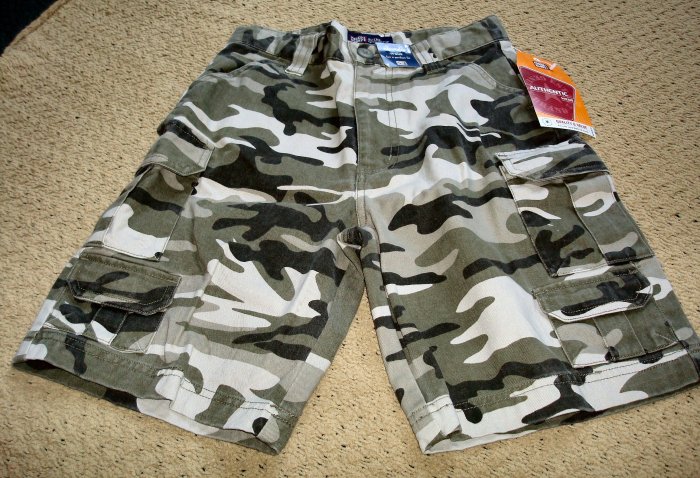 Boys NWT Adjustable Waist Camouflage Cargo Shorts Size 8