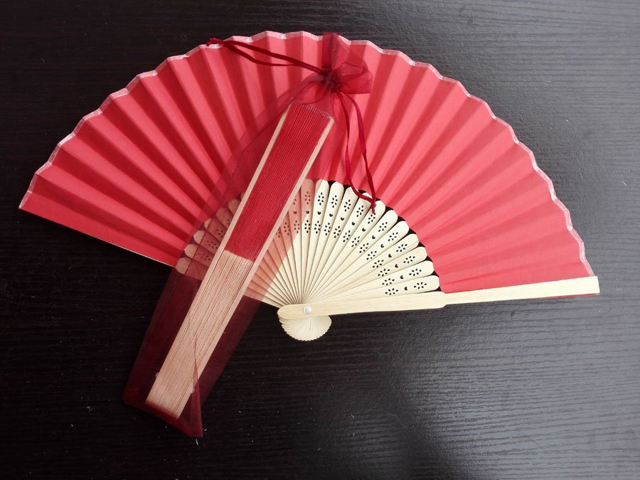 Free Shipping 20Pcs/Lot Plain Red Paper Hand Fans for Wedding 21cm with Organza Gift Bag