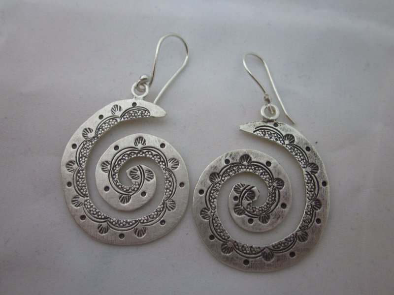 Fine Fashion Silver Earrings Hill Tribe Tribal Gypsy Hipster BOHO Spirale ER113