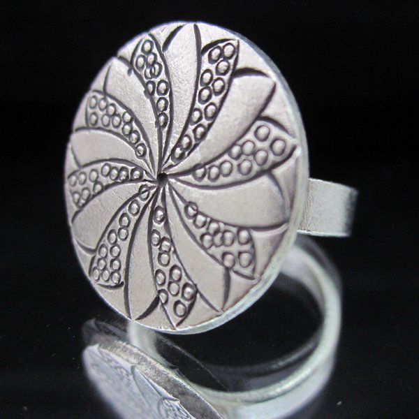 Fashion Silver Ring Thai Hill Tribe Turbina Engraved Halo G&Atilde;&frac14;m&Atilde;&frac14;&Aring;� Y&Atilde;&frac14;z&Atilde;&frac14;k Anillo R55