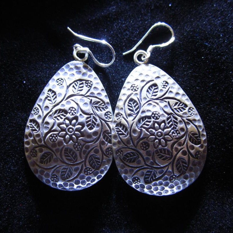 Thai Hill Tribe Earrings Fine Silver Kuchi Autumn leaf with black dot E96