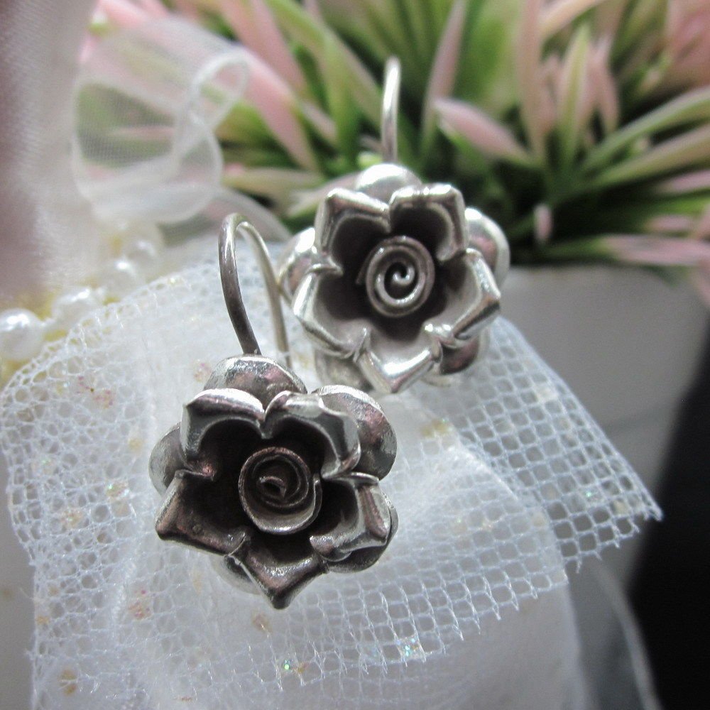 Thai Hill Tribe Earrings Pure Fine Silver Ethnic Cute Charms Flower R520