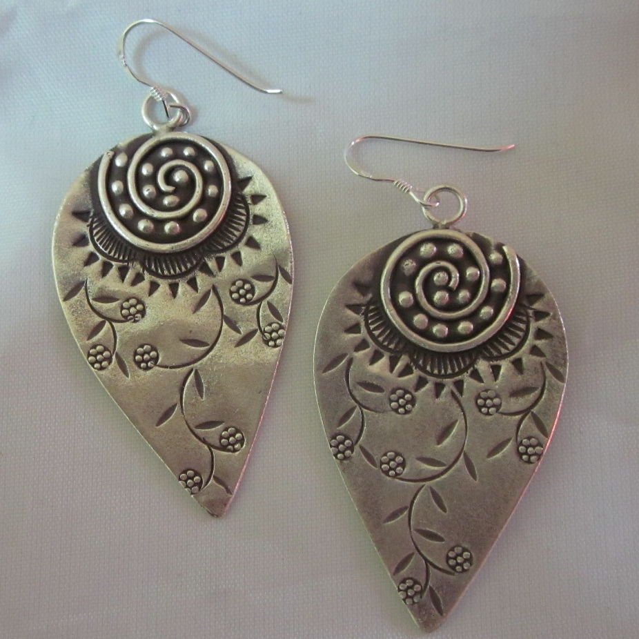 Thai Hill Tribe Earrings Fine Silver Spiral Flower engrave Vintage
