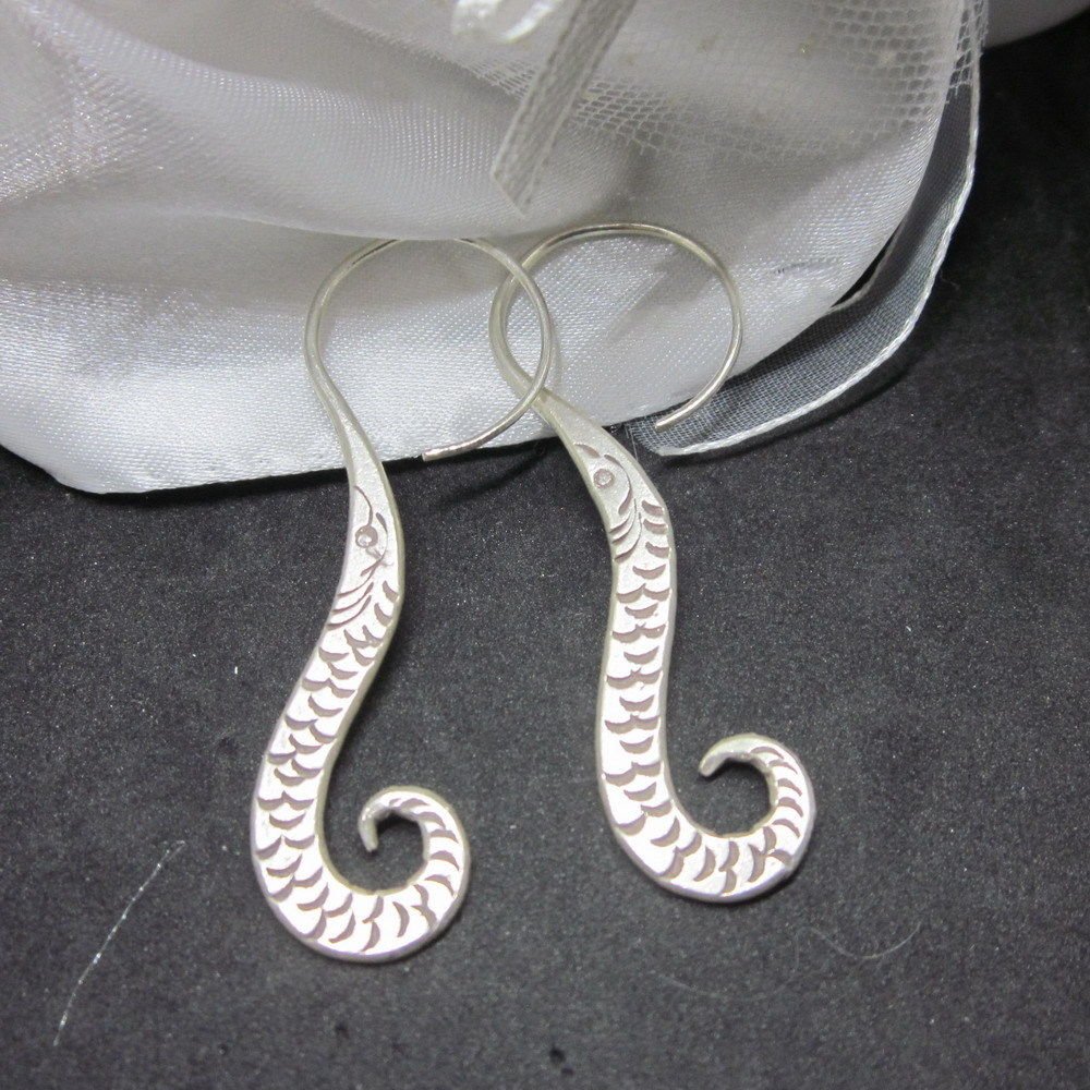 Thai Hill Tribe Earrings Pure Silver Ethnic Spiral Fish Unagi R512