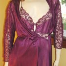 Vintage 70s Full Sweep Slinky Formfit Nylon Nightgown and Robe Peignoir Set Maidenform Dreamwear S/M Vintage 70s Full Sweep Slinky Formfit Nylon Nightgown and Robe Peignoir Set Maidenform Dreamwear S/M