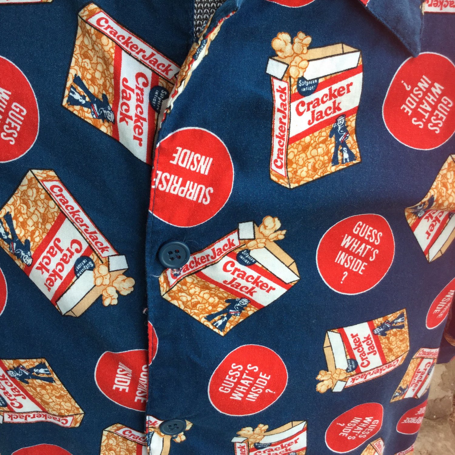CRACKER JACKS Surprise Inside Novelty Print Mens RETRO Shirt Sz M wOw!