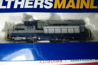 Walthers Mainline HO EMD GP9 Ph Phase II Locomotive Chopped Nose CSX #1753 DC