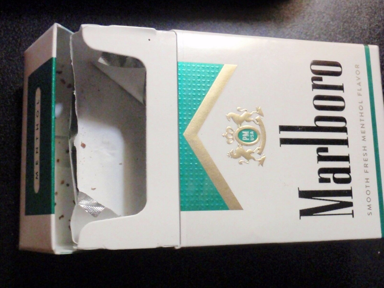 EMPTY CIGARETTE PACK collectible USA MARLBORO MENTHOL DC tax label