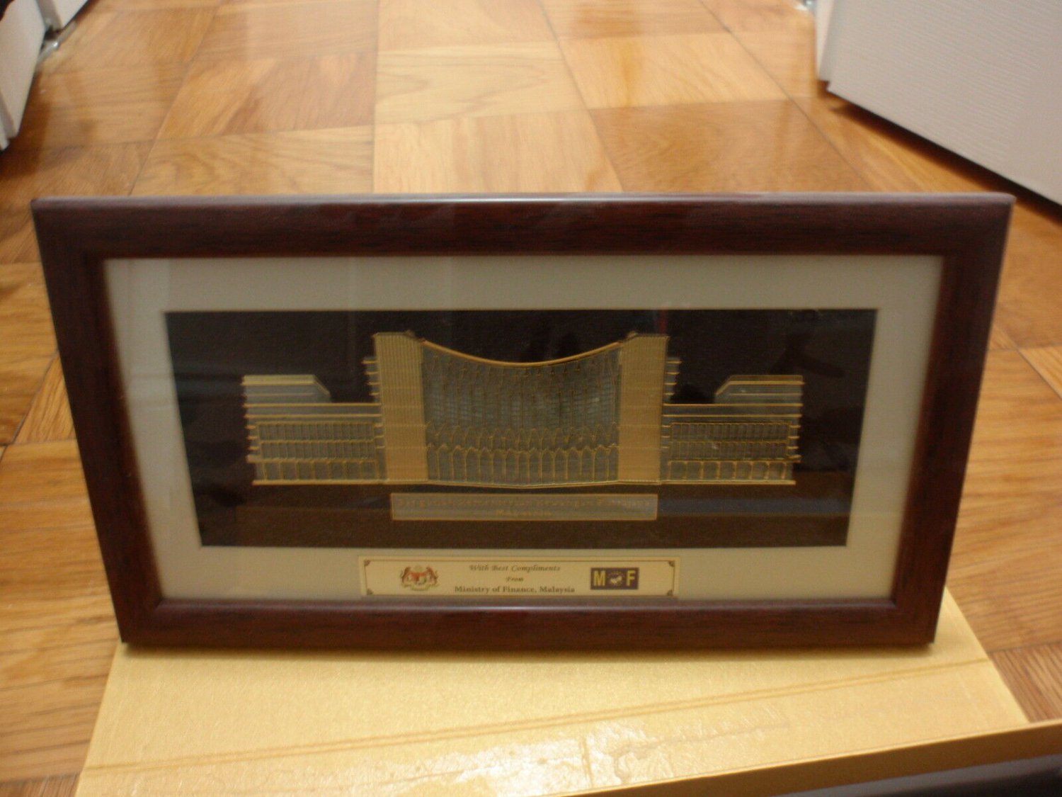 Malaysia Ministry of Finance plaque - pewter - in original case
