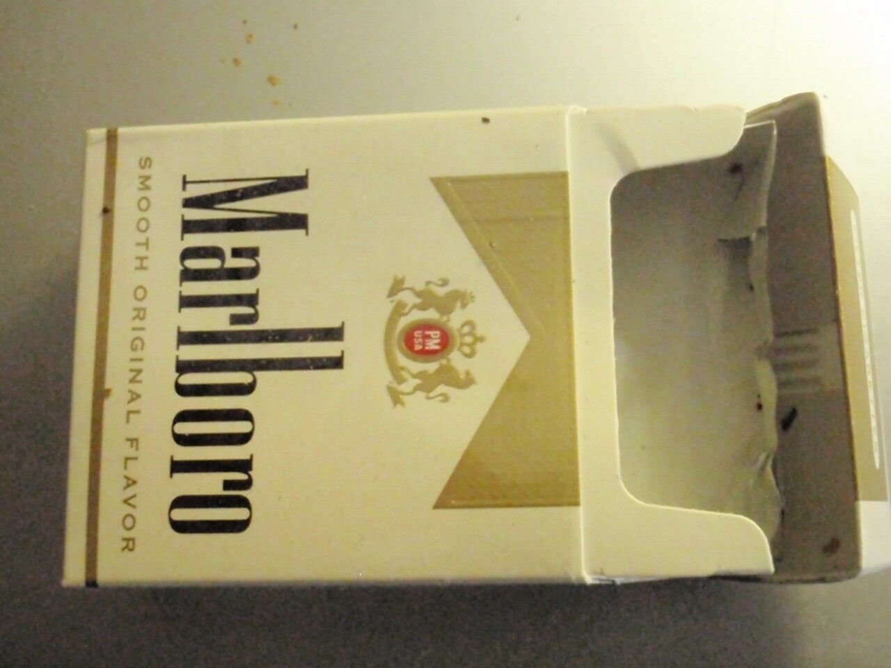 EMPTY Cigarette Box Collectible MARLBORO GOLD - Maryland tax label