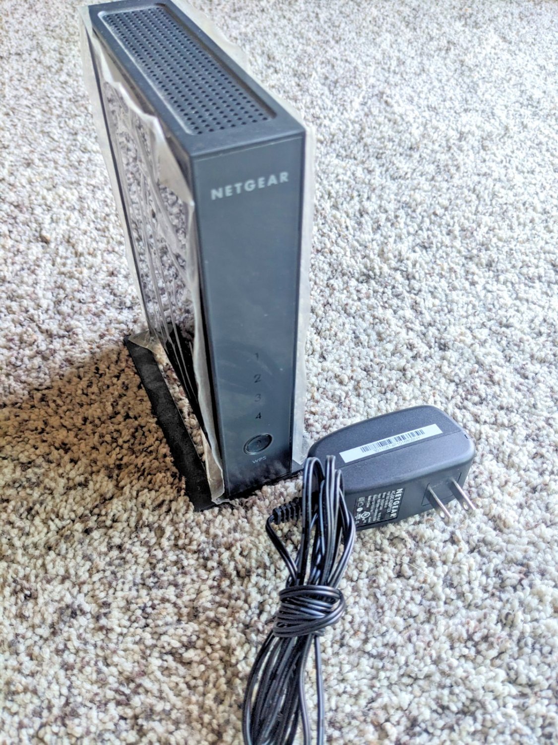 Netgear N300 Wifi Router Model WNR2000 - preowned excellent condition