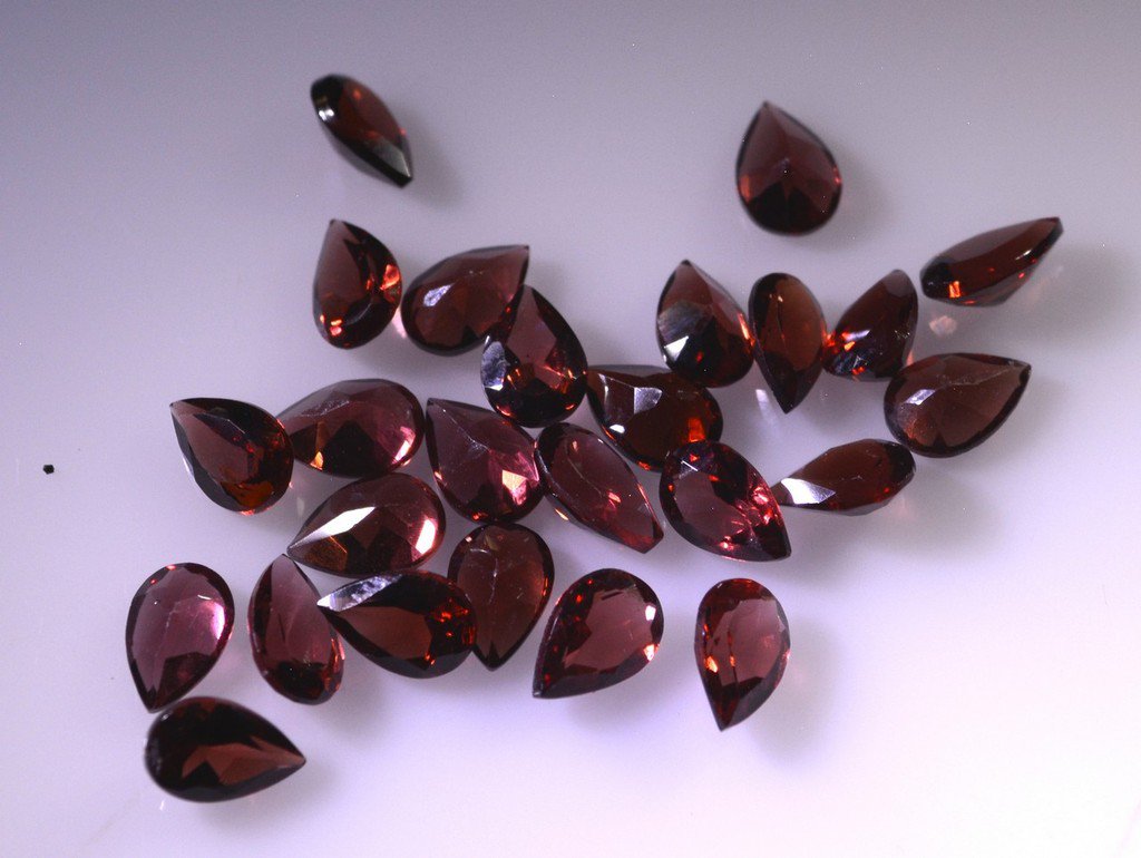 Garnet loose Stone 1 Pieces 4 x 6 mm Pear Red faceted Gemstone