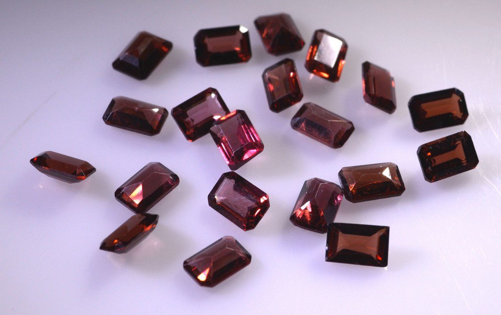 Garnet loose Stone 1 Pieces 4 x 6 mm Emerald cut Red faceted Gemstone