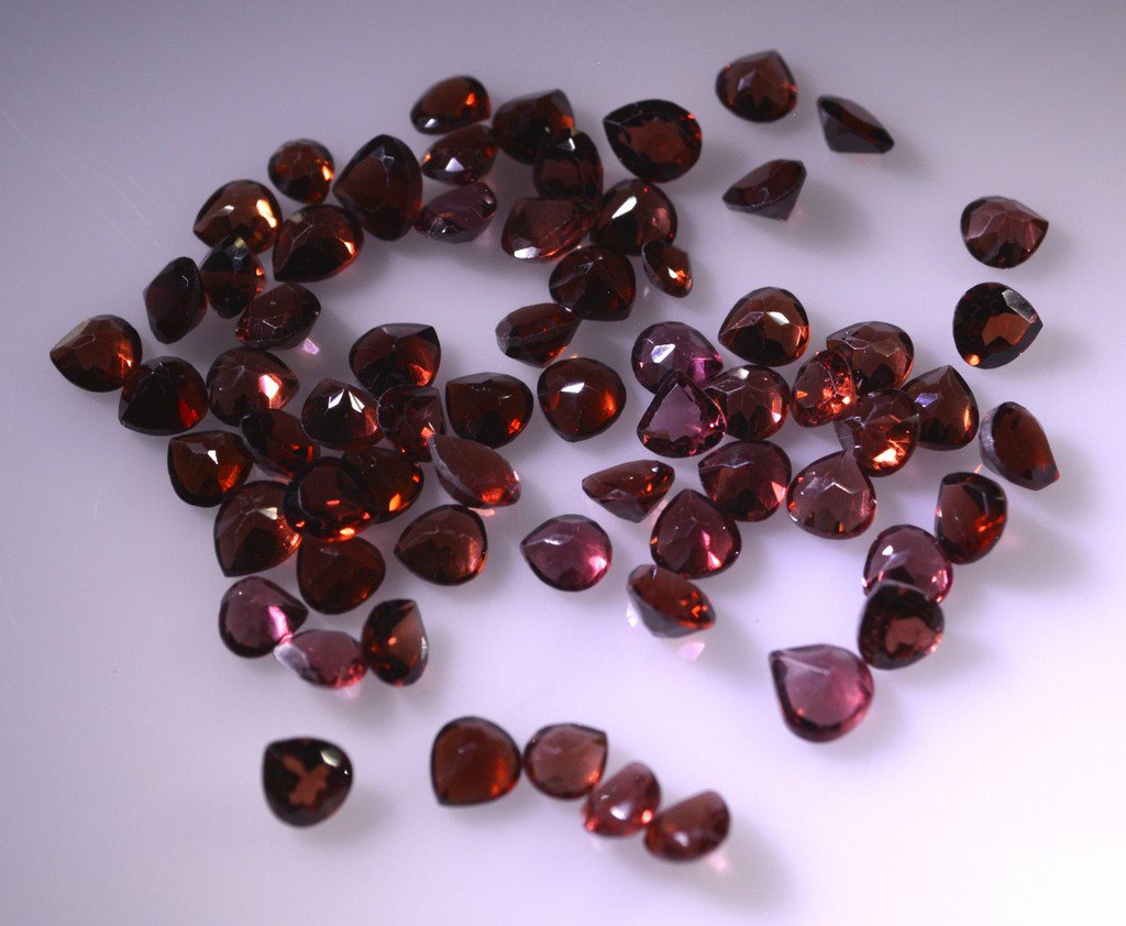 Garnet loose Stone 1 Pieces 4 x 4 mm Trillion Red faceted Gemstone